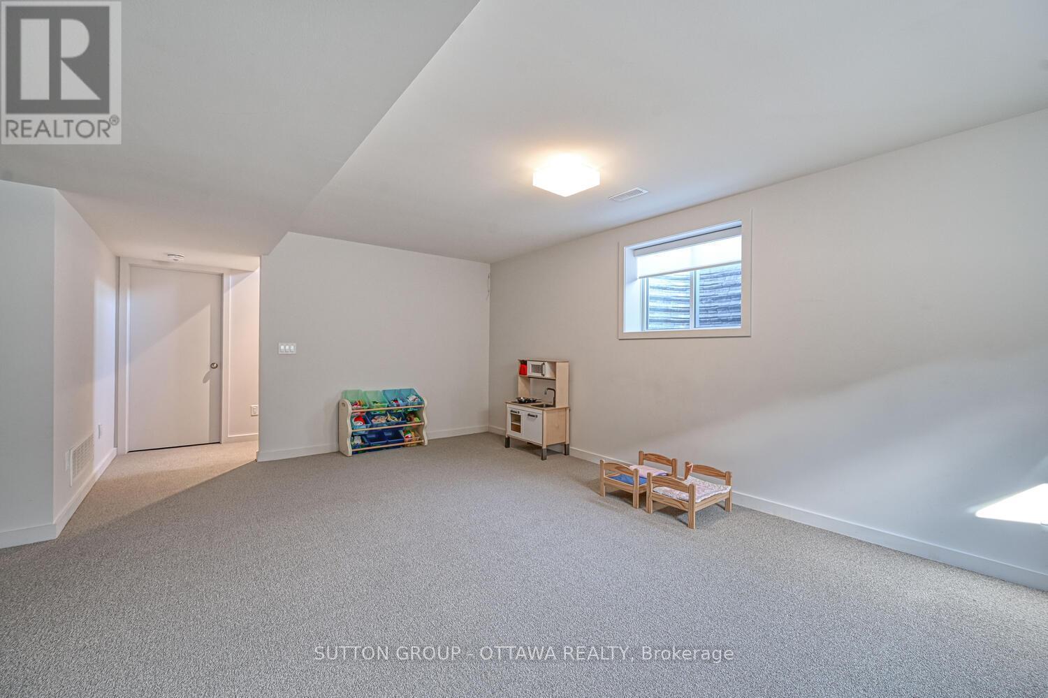 732 Wooler Place, Ottawa, ON - Indoor Photo Showing Other Room