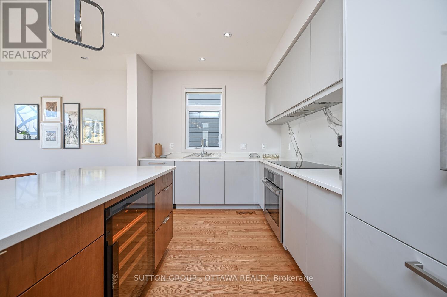 732 Wooler Place, Ottawa, ON - Indoor Photo Showing Kitchen