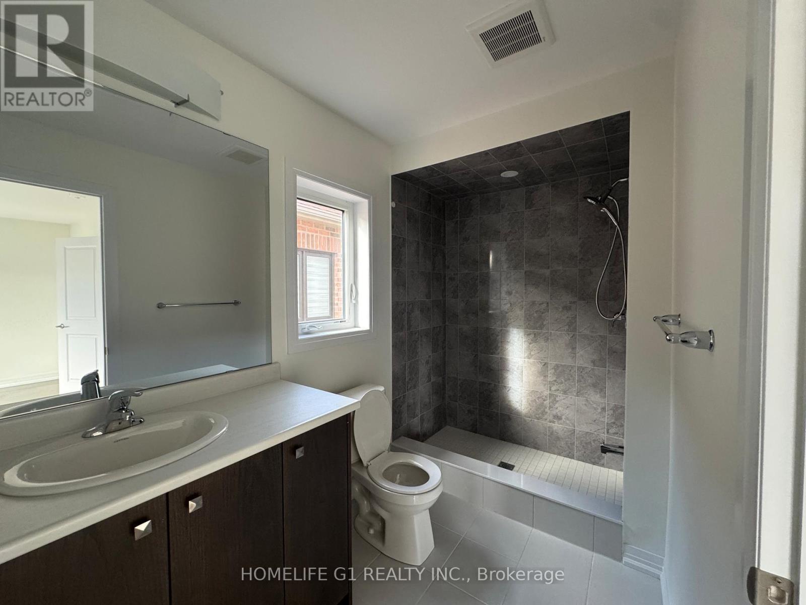 275 Velvet Way, Thorold, ON - Indoor Photo Showing Bathroom