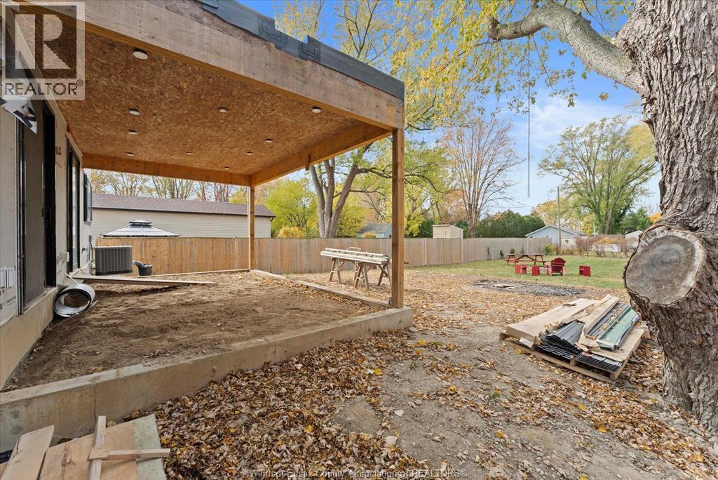 131 Rourke Line, Lakeshore, ON - Outdoor