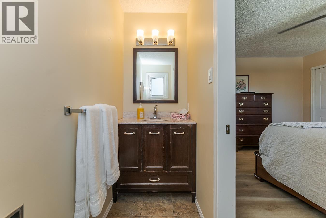 2650 Ridgeview Drive, Prince George, BC - Indoor Photo Showing Bathroom