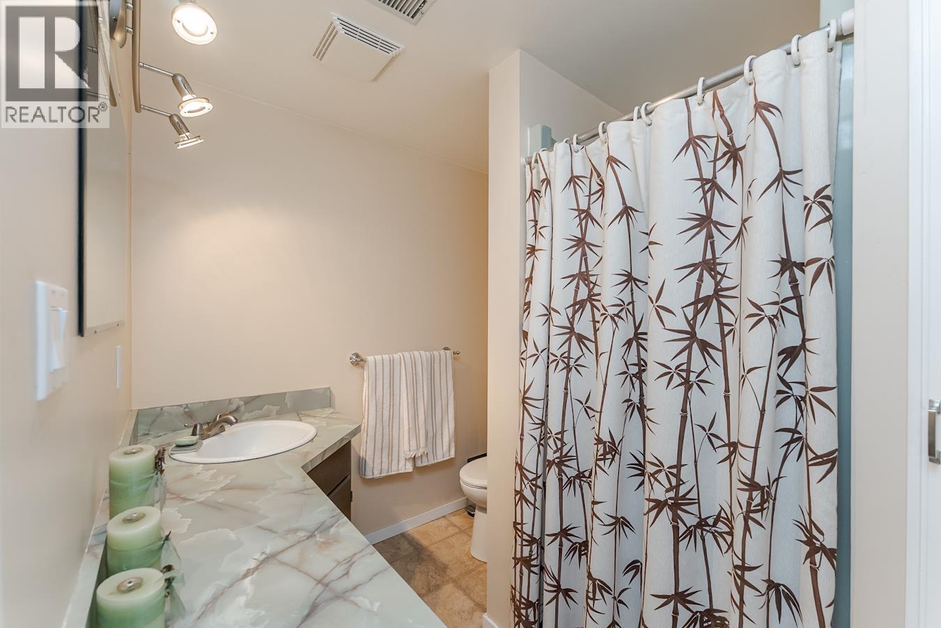 2650 Ridgeview Drive, Prince George, BC - Indoor Photo Showing Bathroom