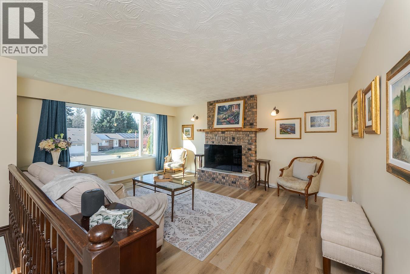 2650 Ridgeview Drive, Prince George, BC - Indoor Photo Showing Living Room With Fireplace