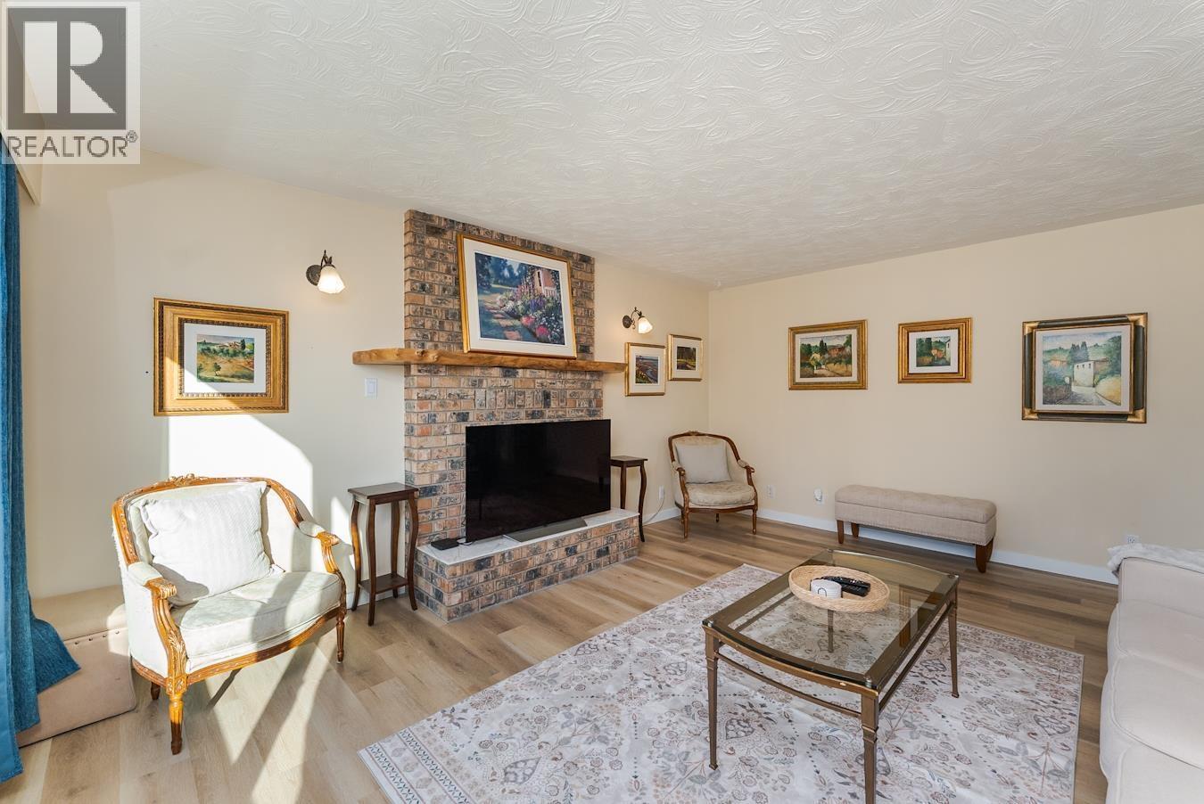 2650 Ridgeview Drive, Prince George, BC - Indoor Photo Showing Living Room With Fireplace