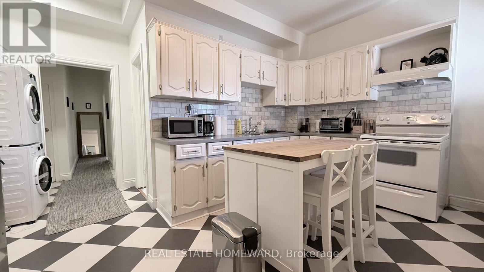 266 Symington Avenue, Toronto, ON - Indoor Photo Showing Kitchen