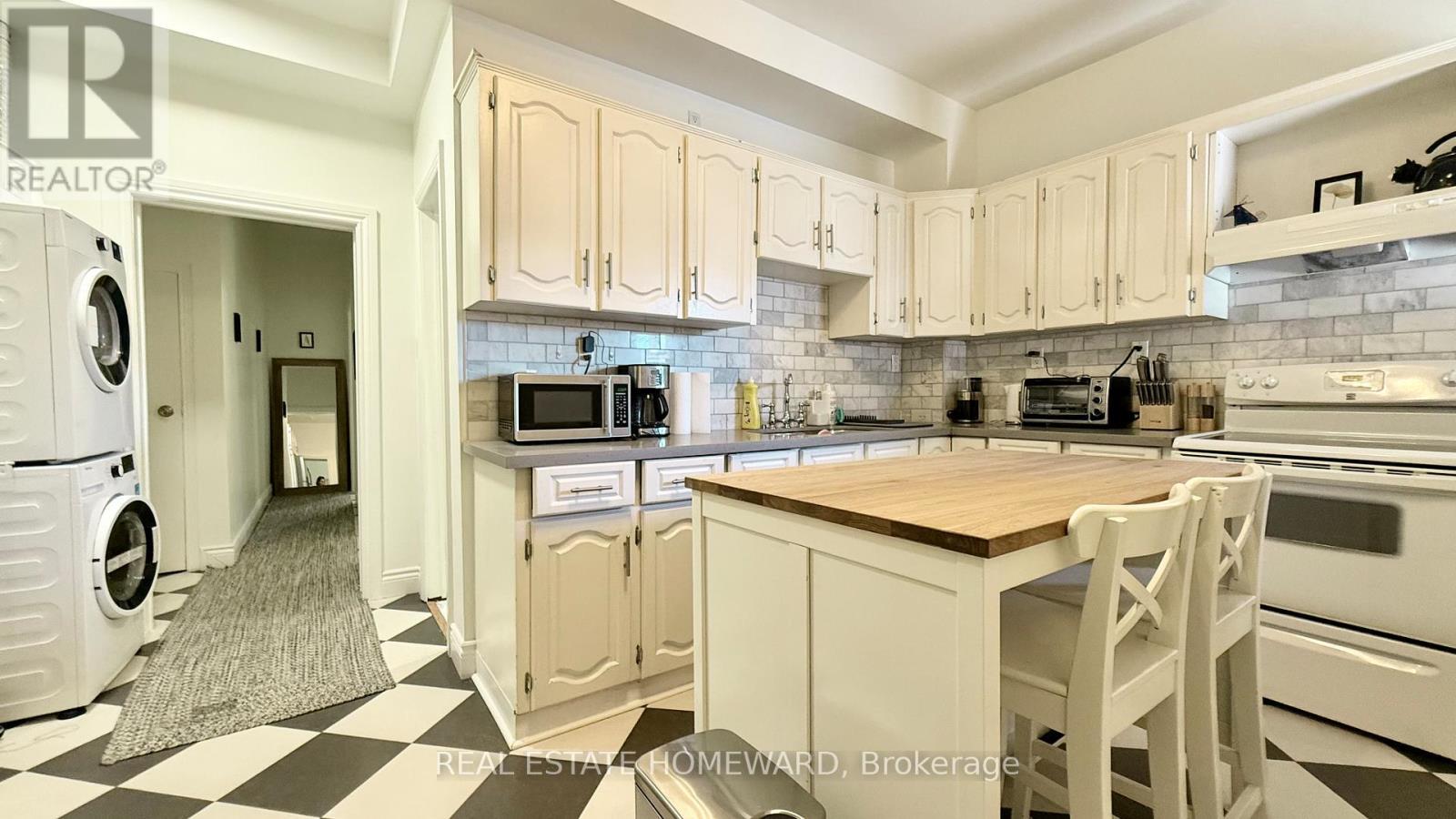 266 Symington Avenue, Toronto, ON - Indoor Photo Showing Kitchen
