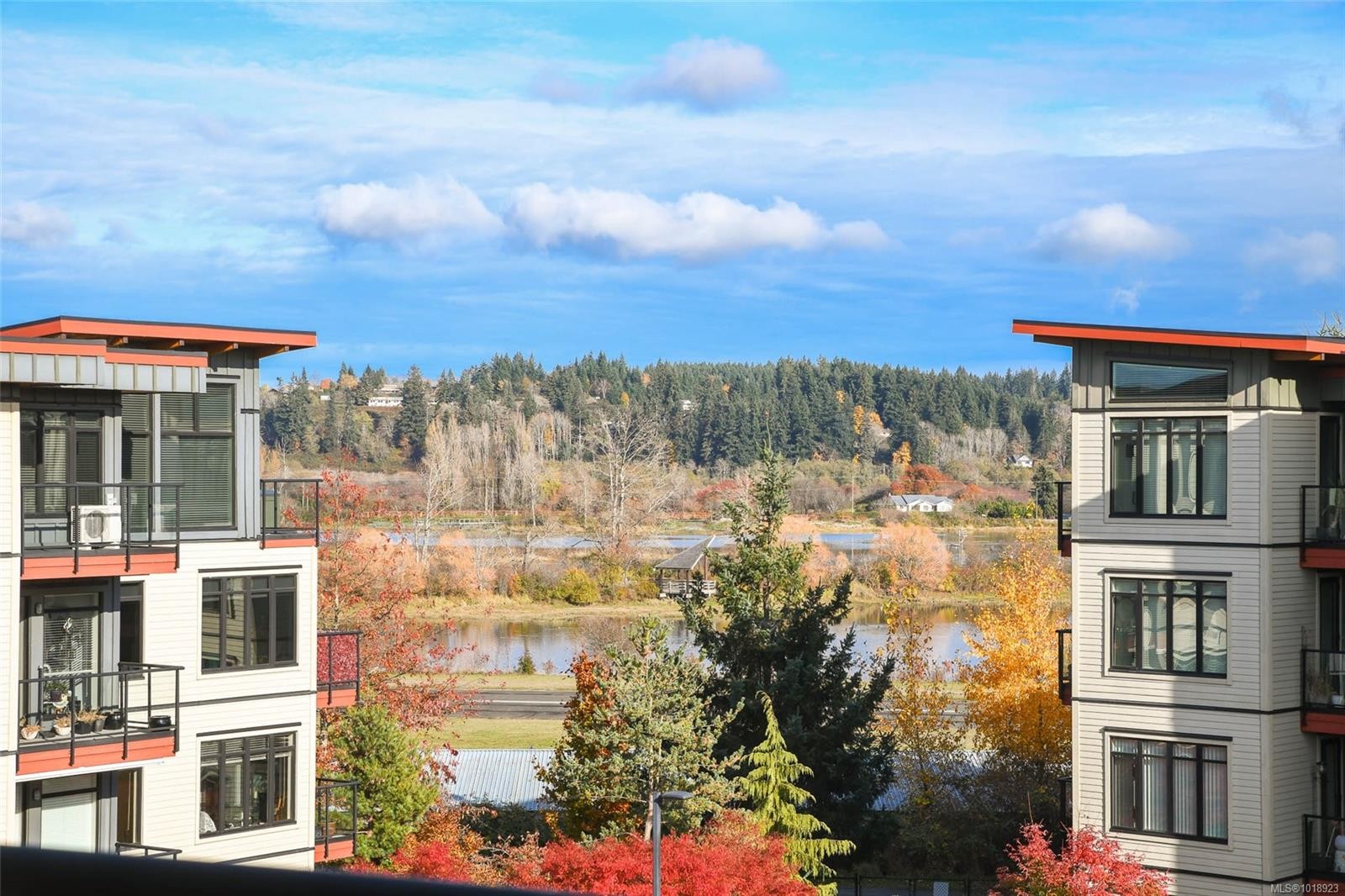 146-2300 Mansfield Dr, Courtenay, BC - Outdoor