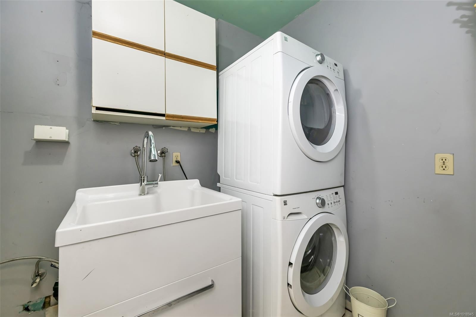 4133 Rocky Mountain Rd, Malahat, BC