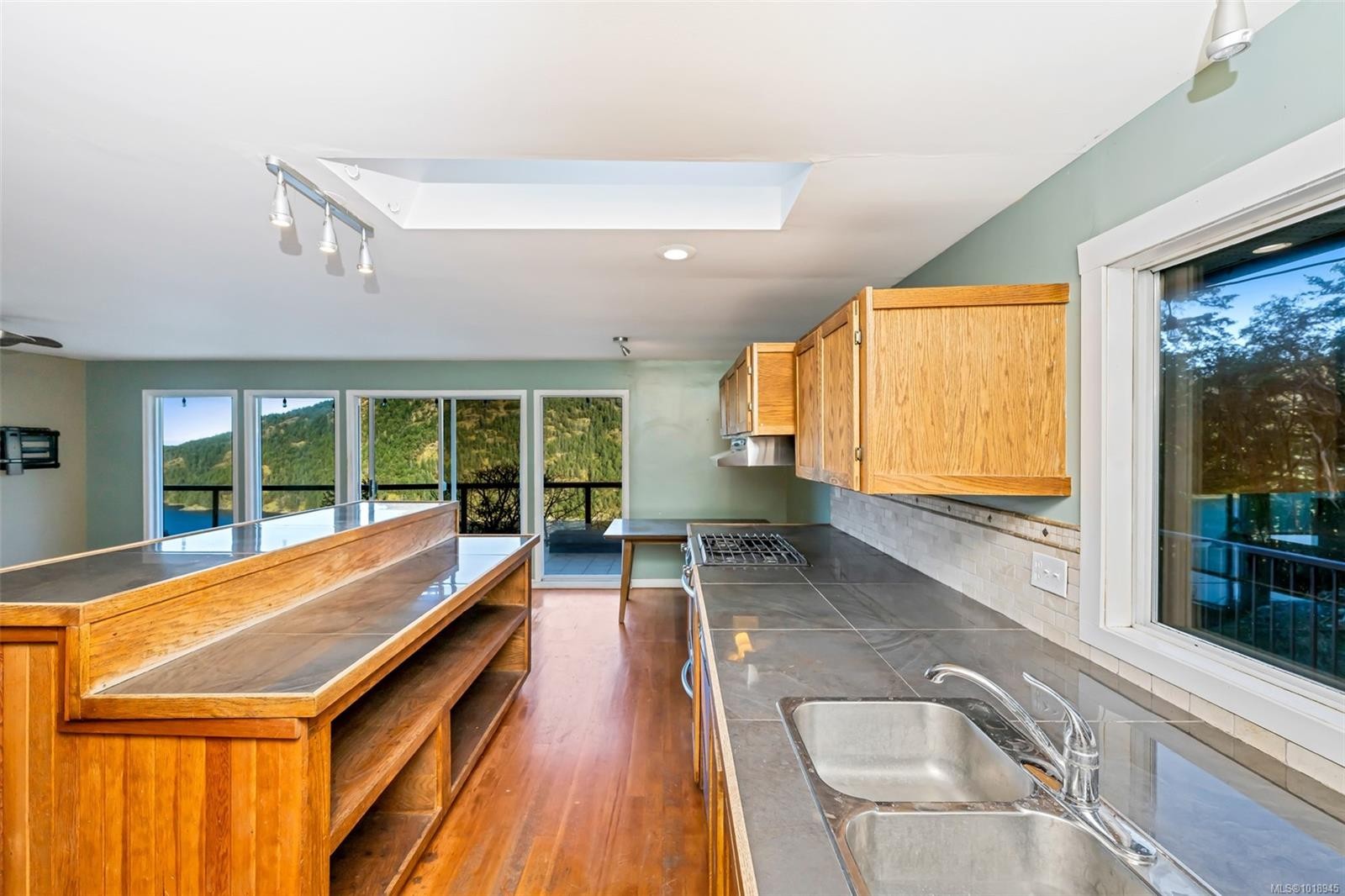 4133 Rocky Mountain Rd, Malahat, BC