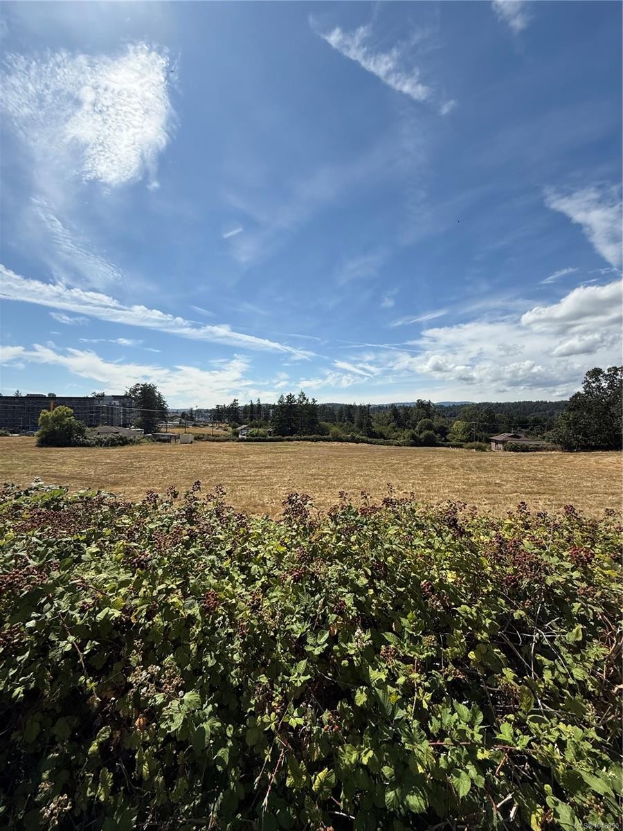 3876 Holland Ave, Saanich, BC