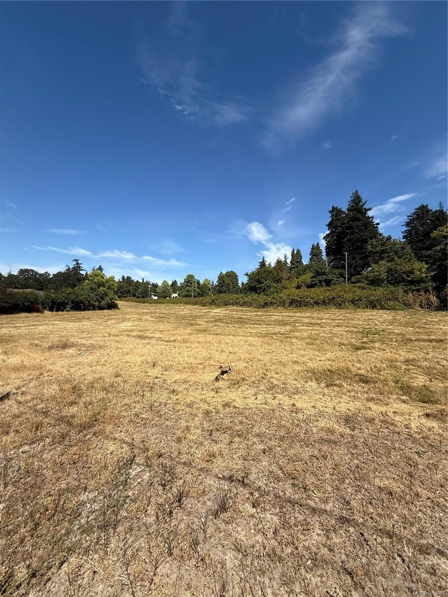 3876 Holland Ave, Saanich, BC