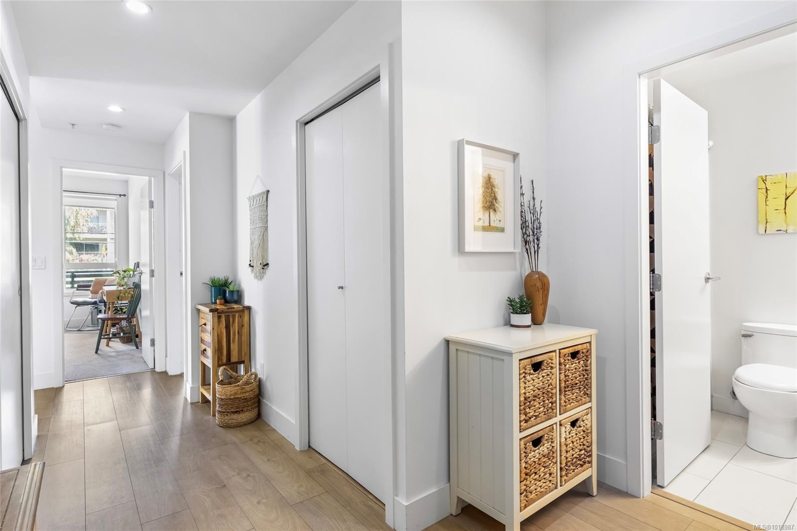 201-317 Burnside Rd East, Victoria, BC - Indoor