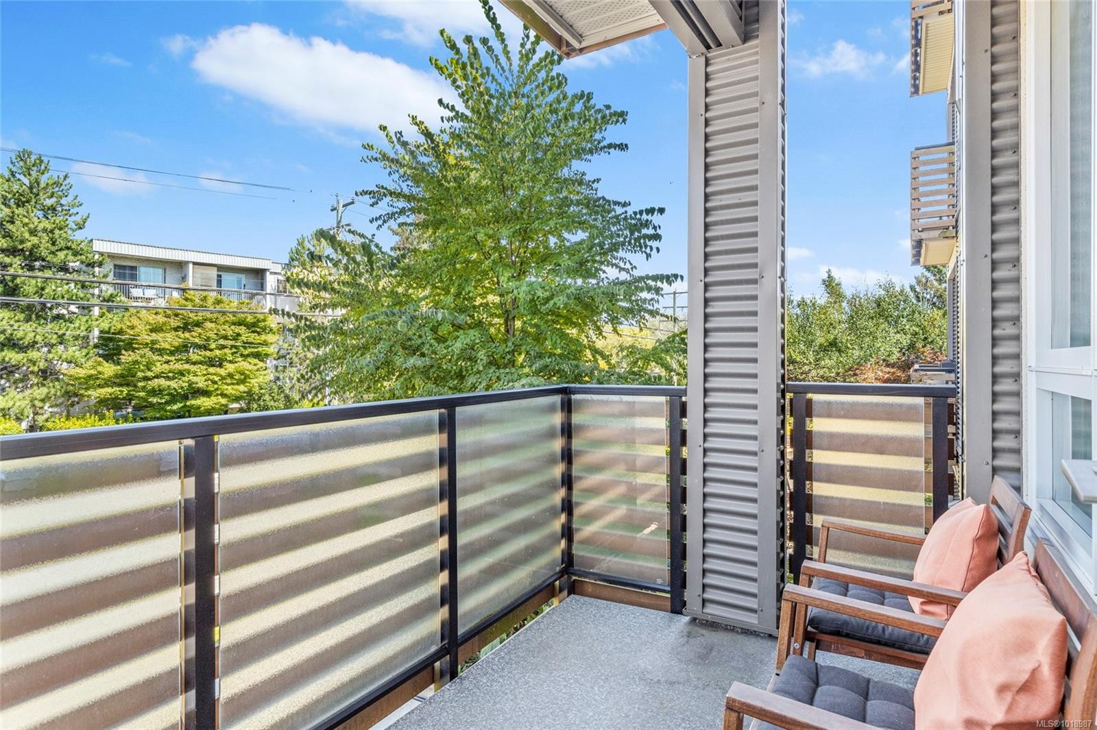 201-317 Burnside Rd East, Victoria, BC - Outdoor