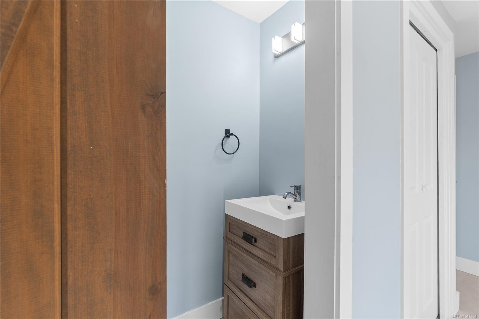 6-3449 Hallberg Rd, Nanaimo, BC