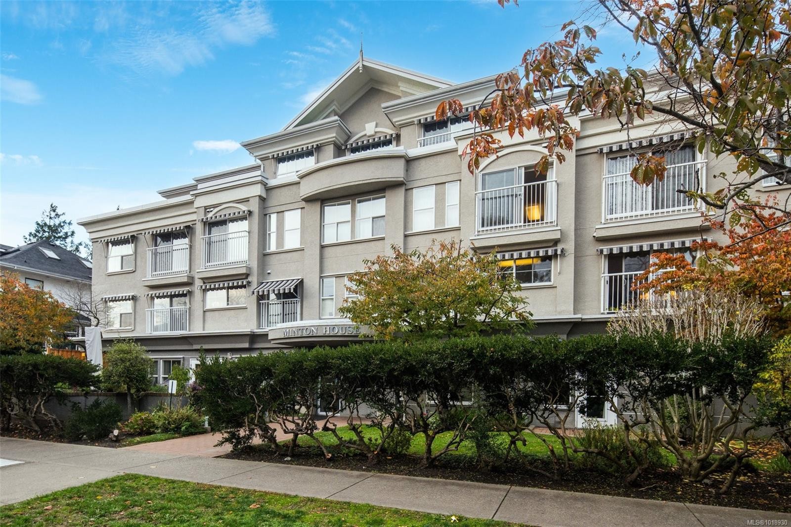 308-1070 Southgate St, Victoria, BC - Outdoor