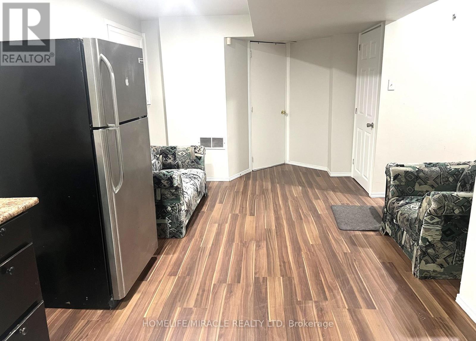 Bsmt - 87 Mosley Crescent, Brampton, ON - Indoor Photo Showing Other Room