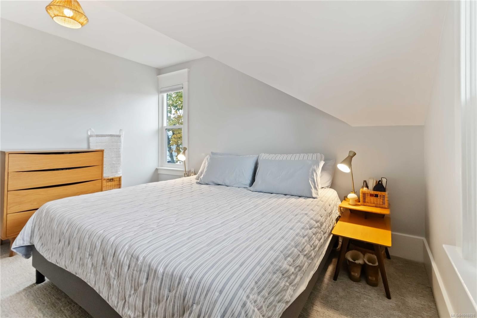 3354 Harriet Rd, Saanich, BC