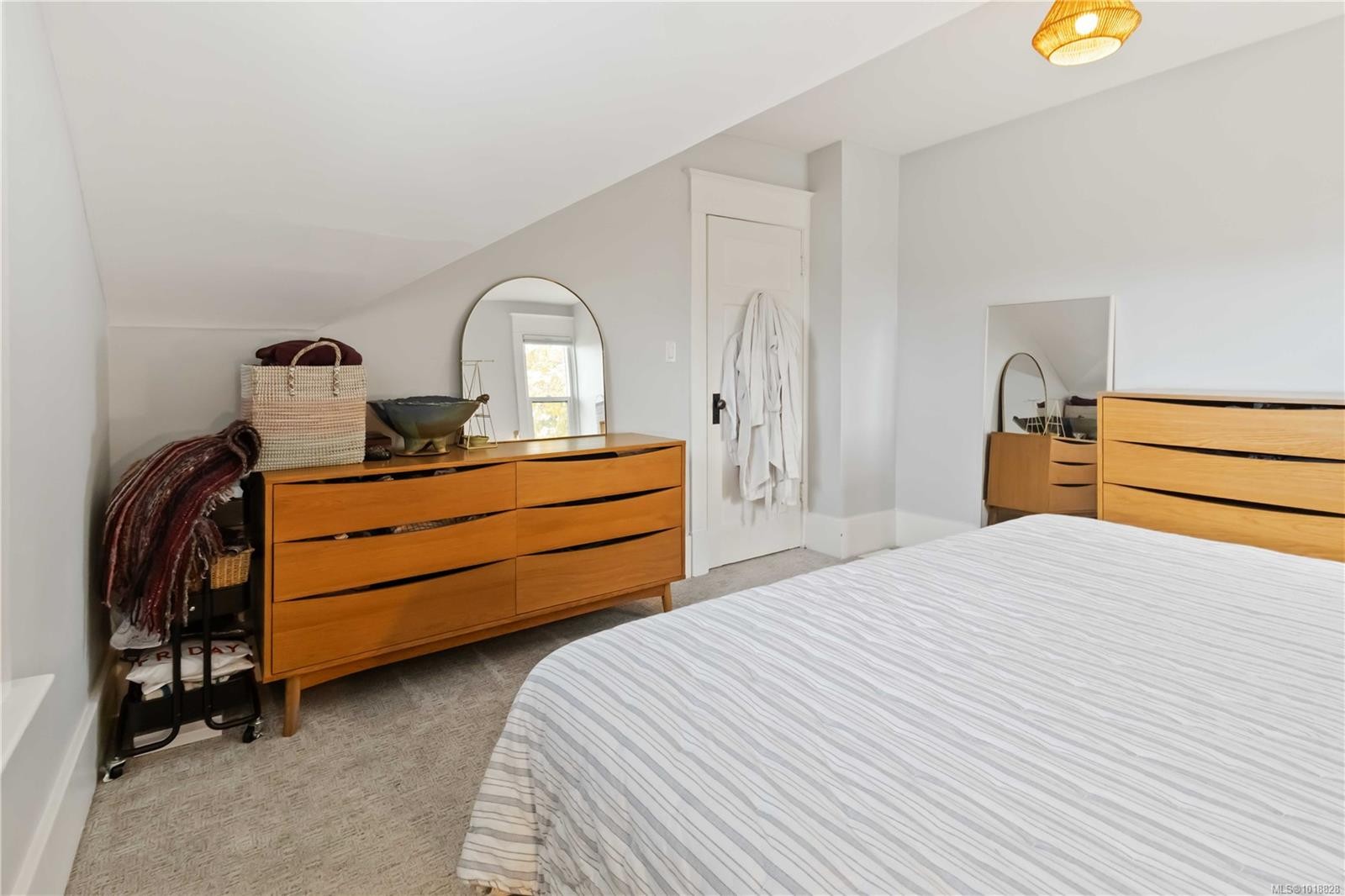 3354 Harriet Rd, Saanich, BC