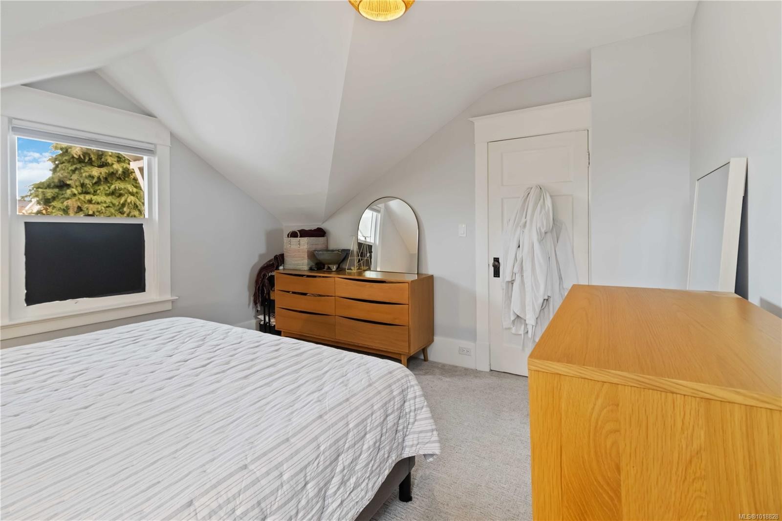 3354 Harriet Rd, Saanich, BC