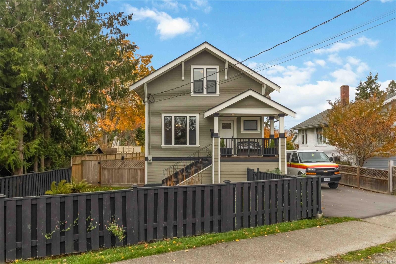 3354 Harriet Rd, Saanich, BC