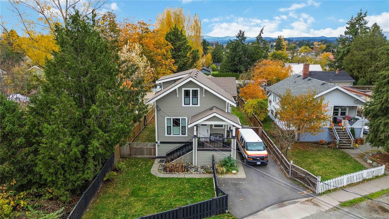 3354 Harriet Rd, Saanich, BC