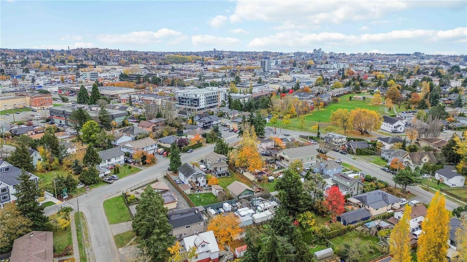 3354 Harriet Rd, Saanich, BC