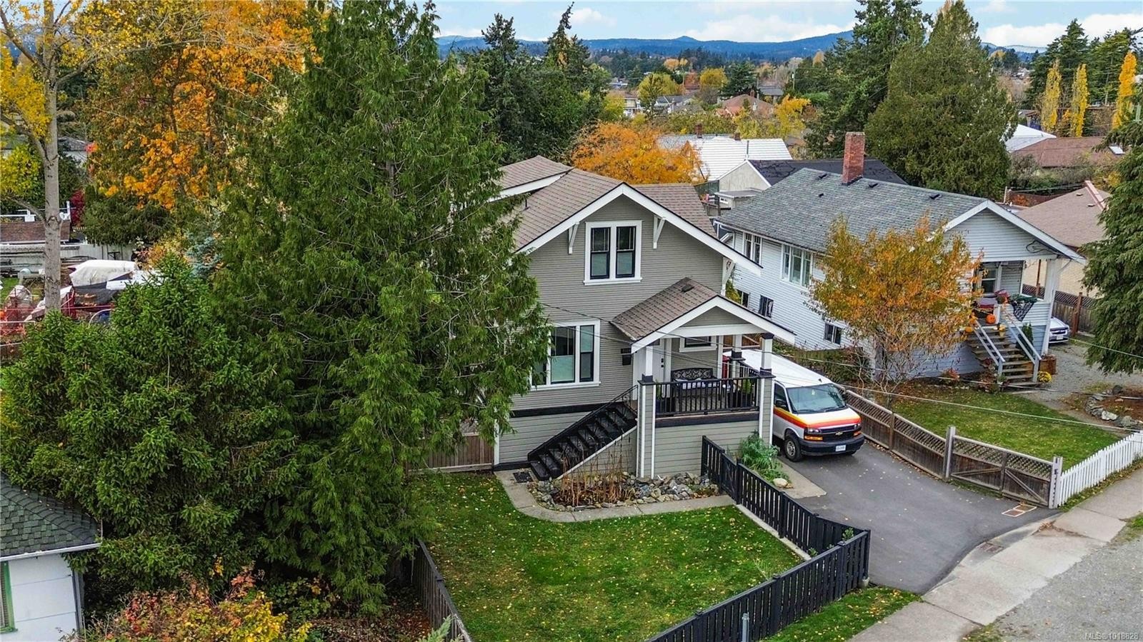 3354 Harriet Rd, Saanich, BC