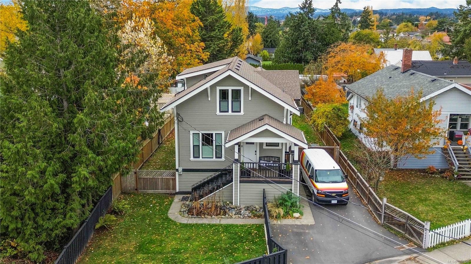 3354 Harriet Rd, Saanich, BC