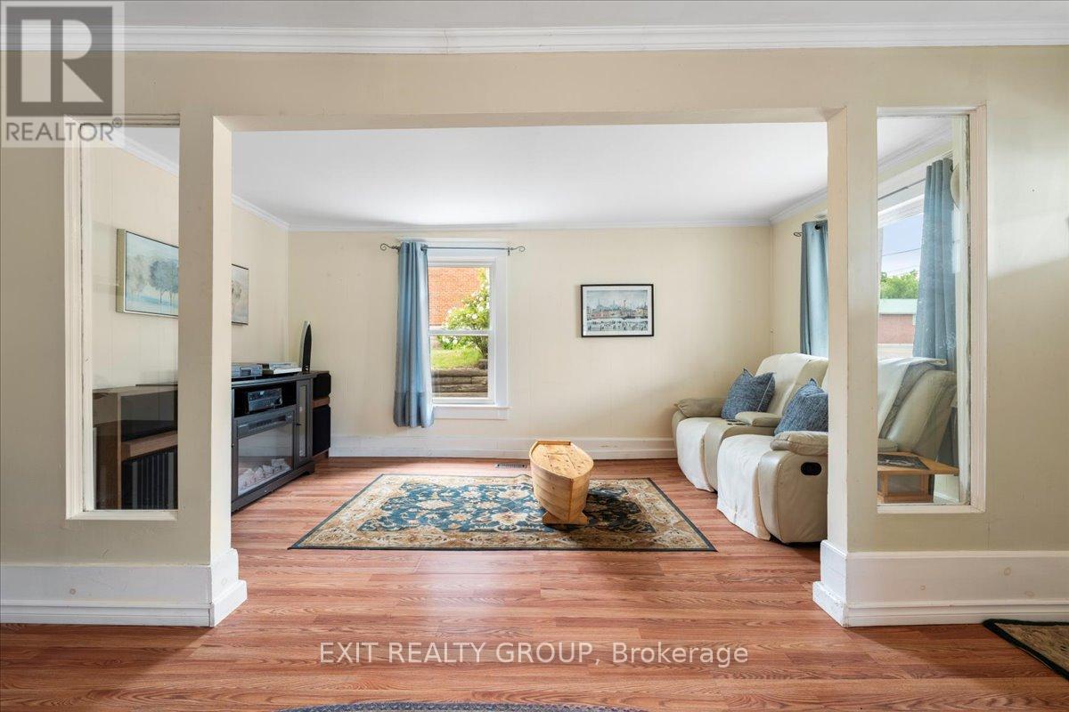 101 Durham Street S, Madoc, ON