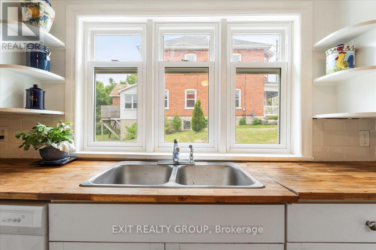 101 Durham Street S, Madoc, ON