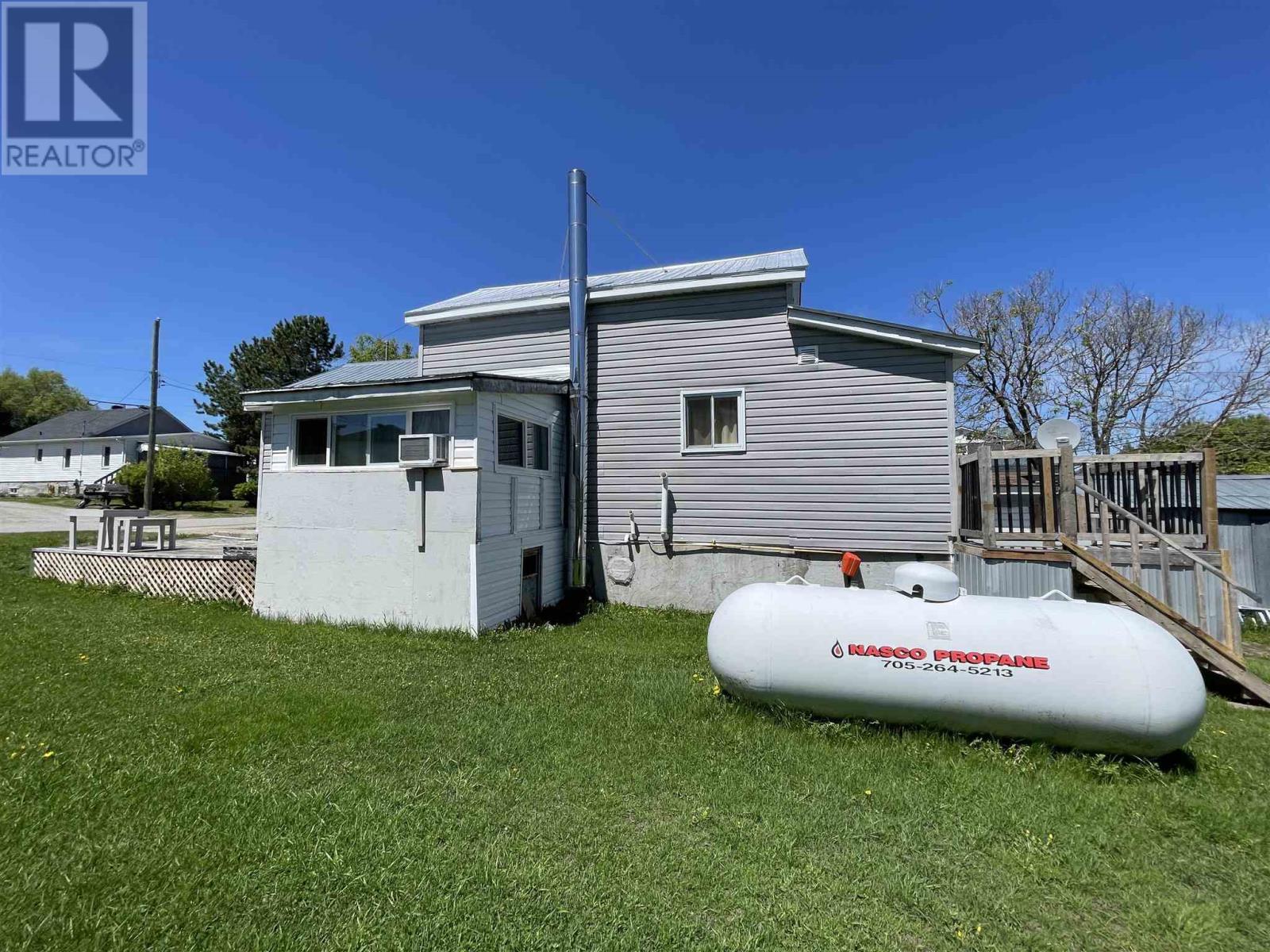 46 Queen St, Chapleau, ON - Outdoor With Exterior