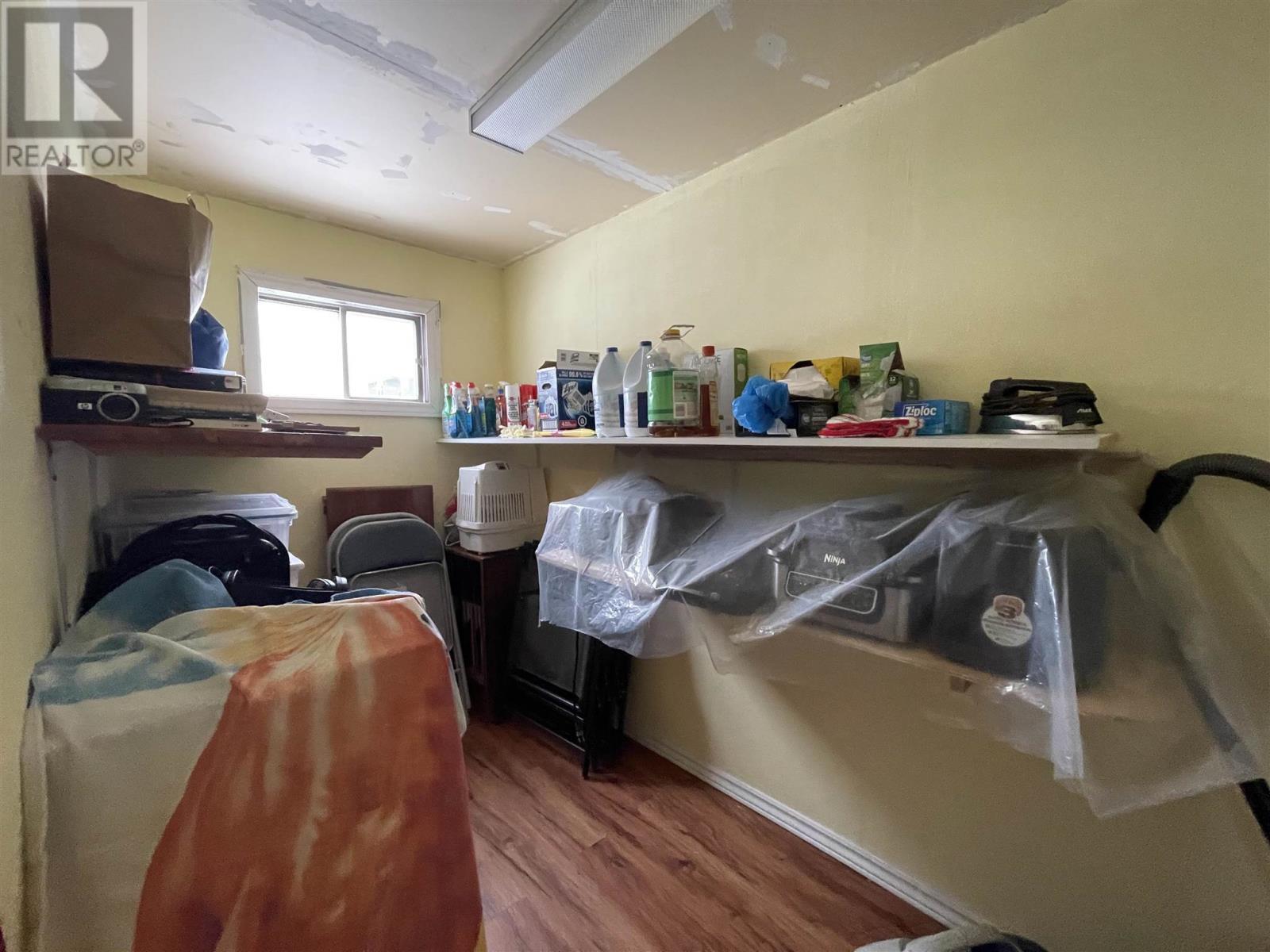 46 Queen St, Chapleau, ON - Indoor