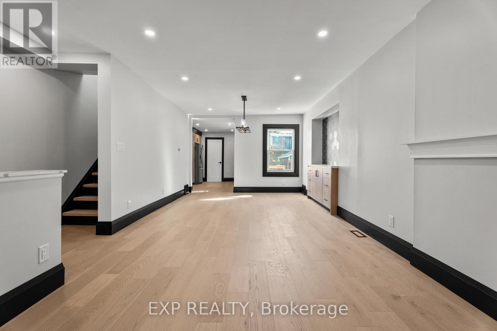 105 Rothsay Avenue, Hamilton, ON - Indoor Photo Showing Other Room