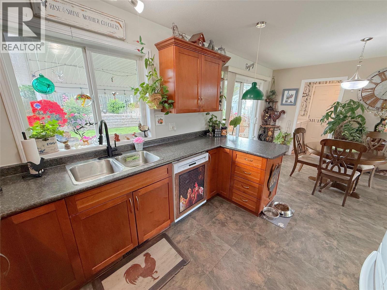 8 Eagle Crescent, Princeton, BC - Indoor Photo Showing Kitchen With Double Sink