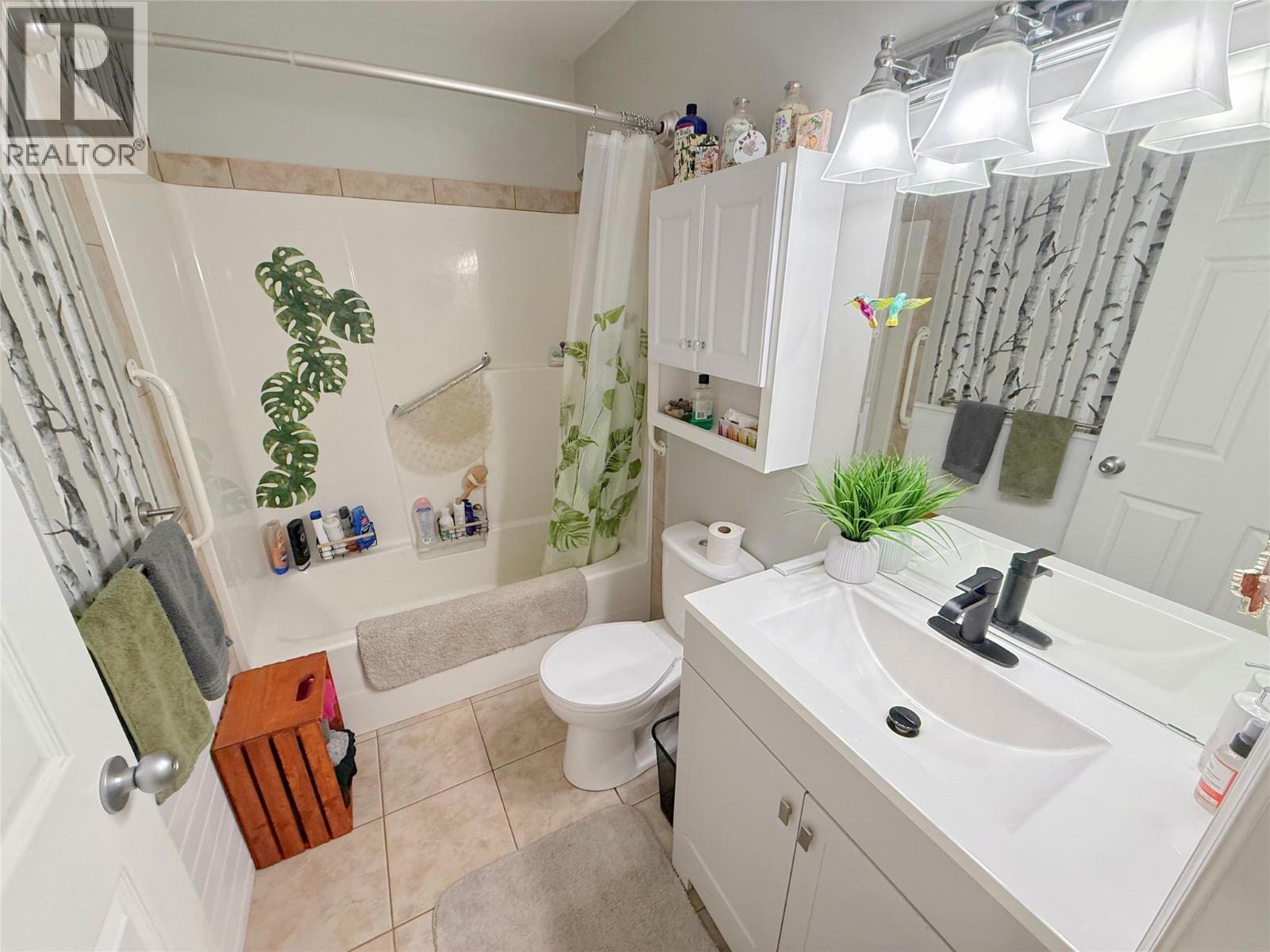 8 Eagle Crescent, Princeton, BC - Indoor Photo Showing Bathroom