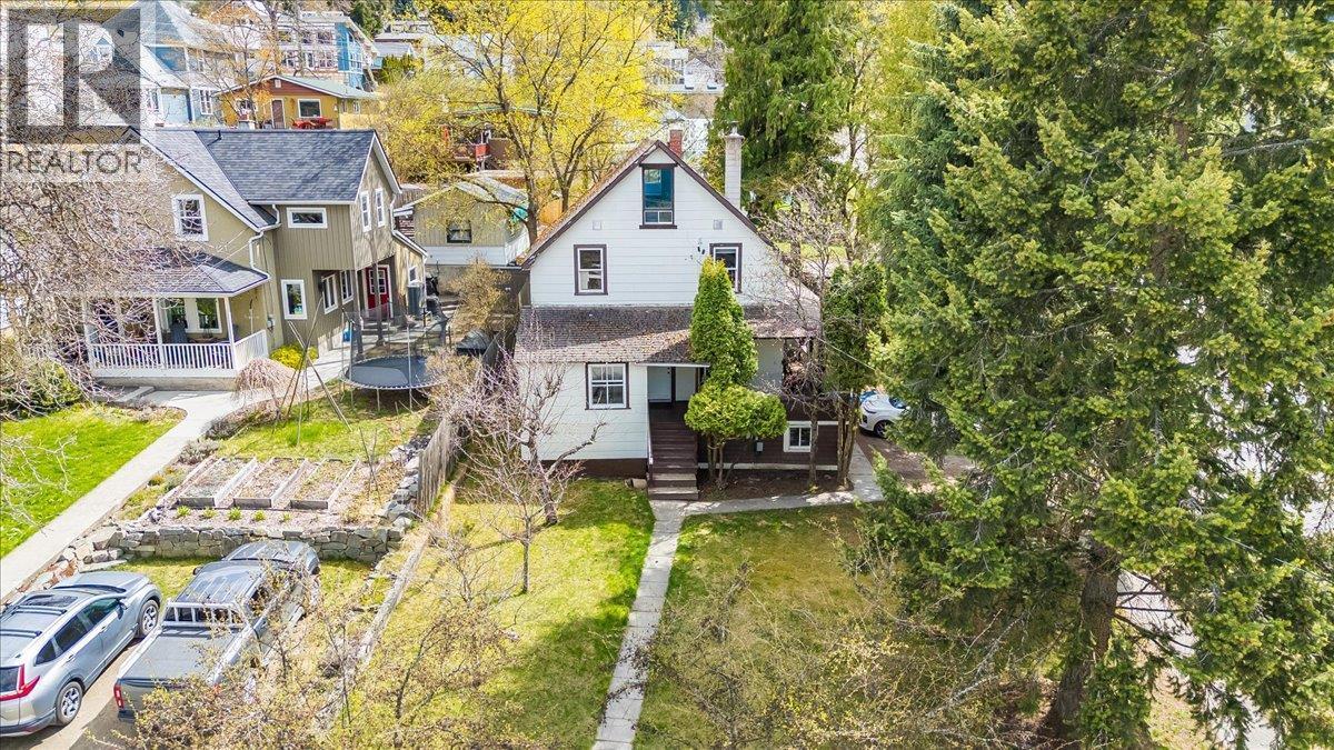 404 Houston Street, Nelson, BC - Outdoor