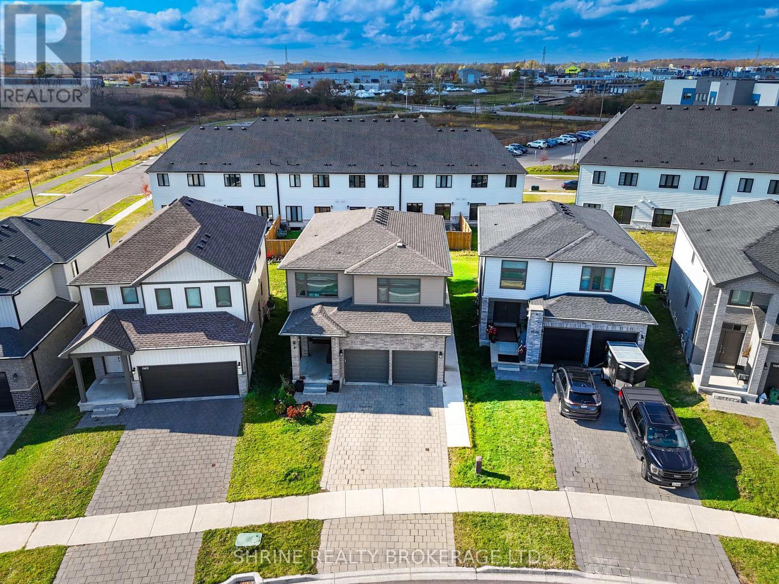 3719 Somerston Crescent, London South (South W), ON - Outdoor With Facade