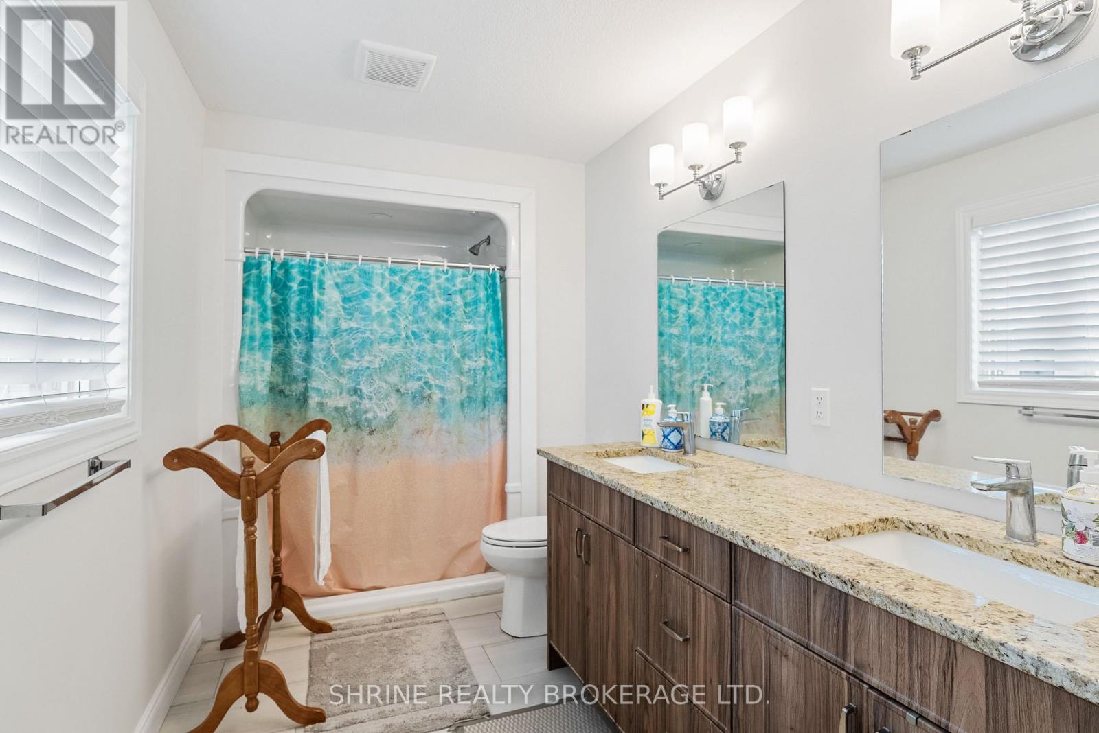 3719 Somerston Crescent, London South (South W), ON - Indoor Photo Showing Bathroom