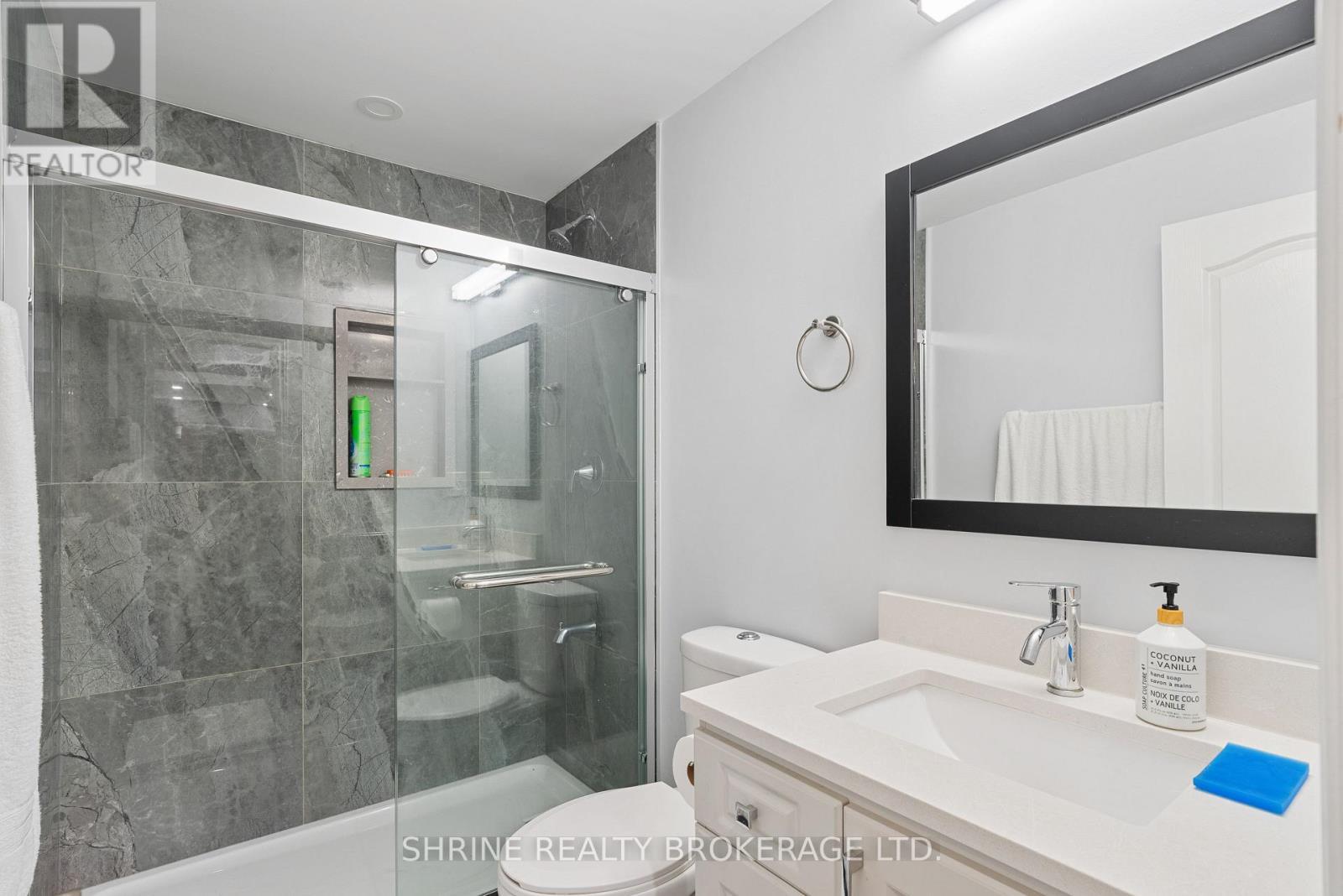 3719 Somerston Crescent, London South (South W), ON - Indoor Photo Showing Bathroom
