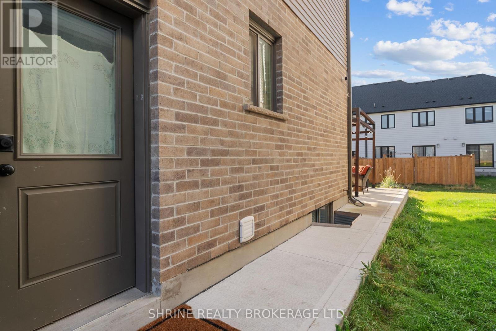 3719 Somerston Crescent, London South (South W), ON - Outdoor With Exterior