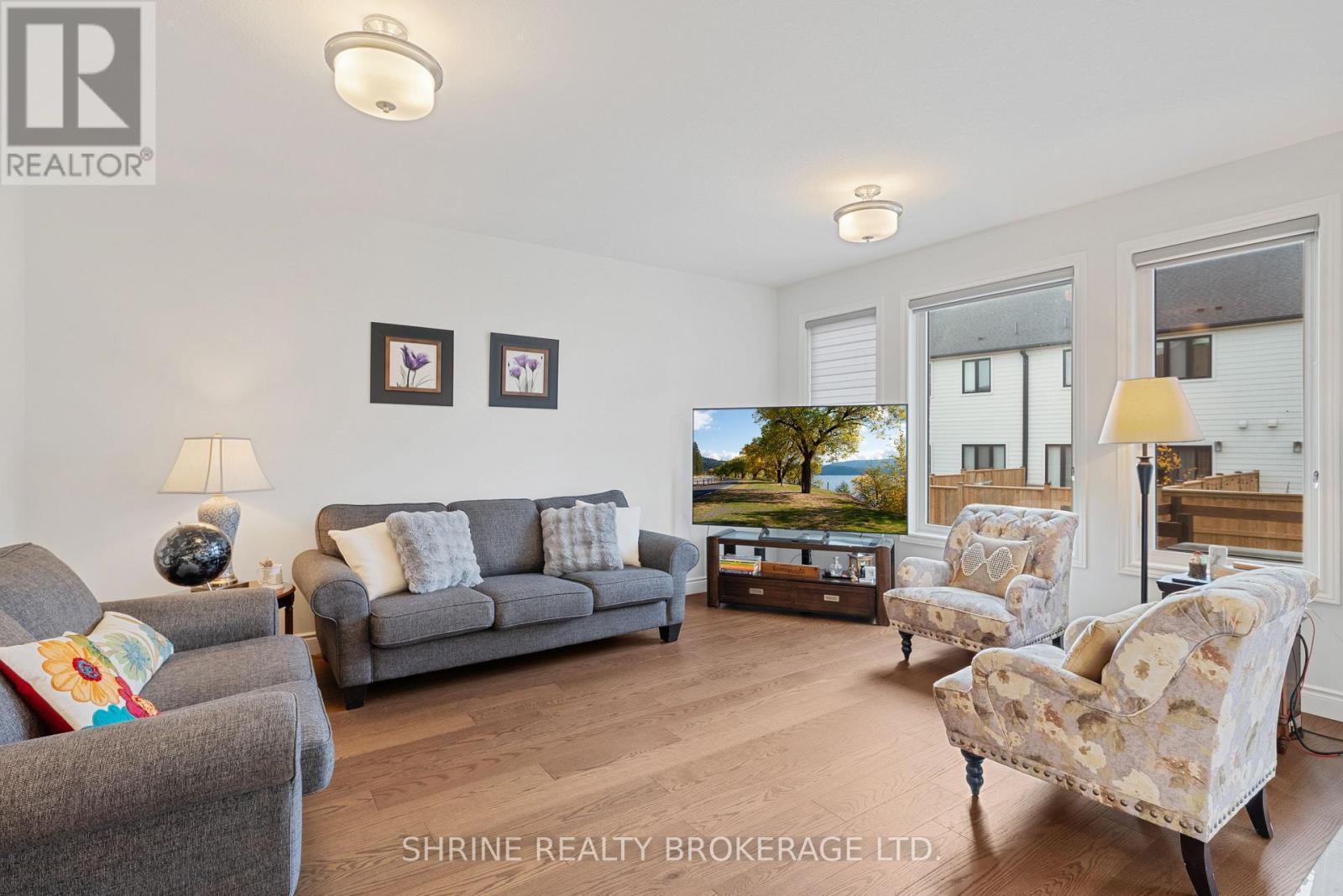 3719 Somerston Crescent, London South (South W), ON - Indoor Photo Showing Living Room