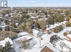 Walk to shopping and schools! -