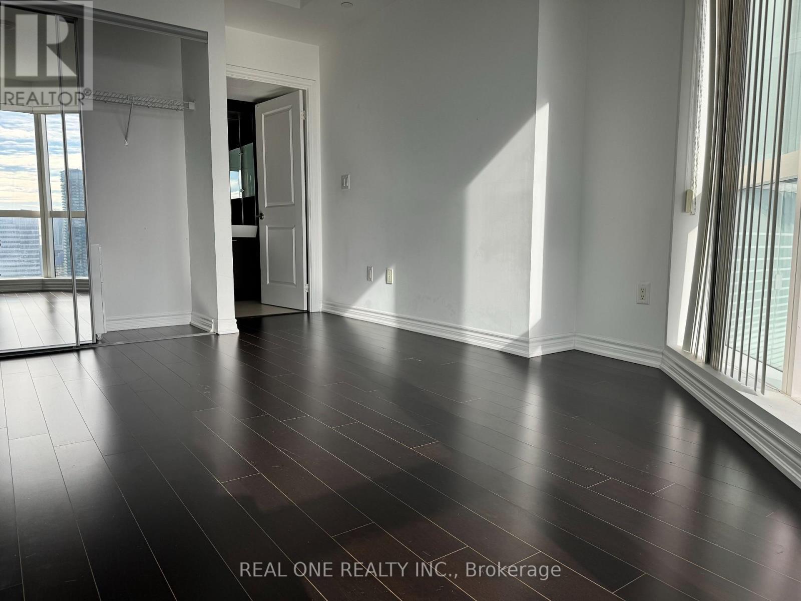 4208 - 386 Yonge Street, Toronto, ON - Indoor