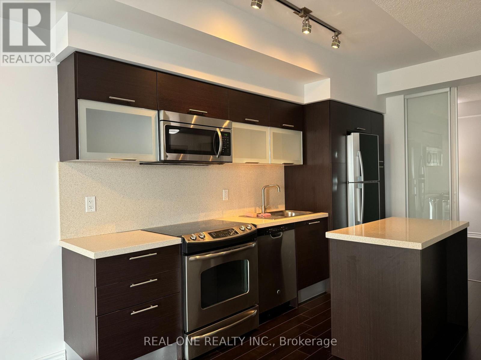 4208 - 386 Yonge Street, Toronto, ON - Indoor Photo Showing Kitchen