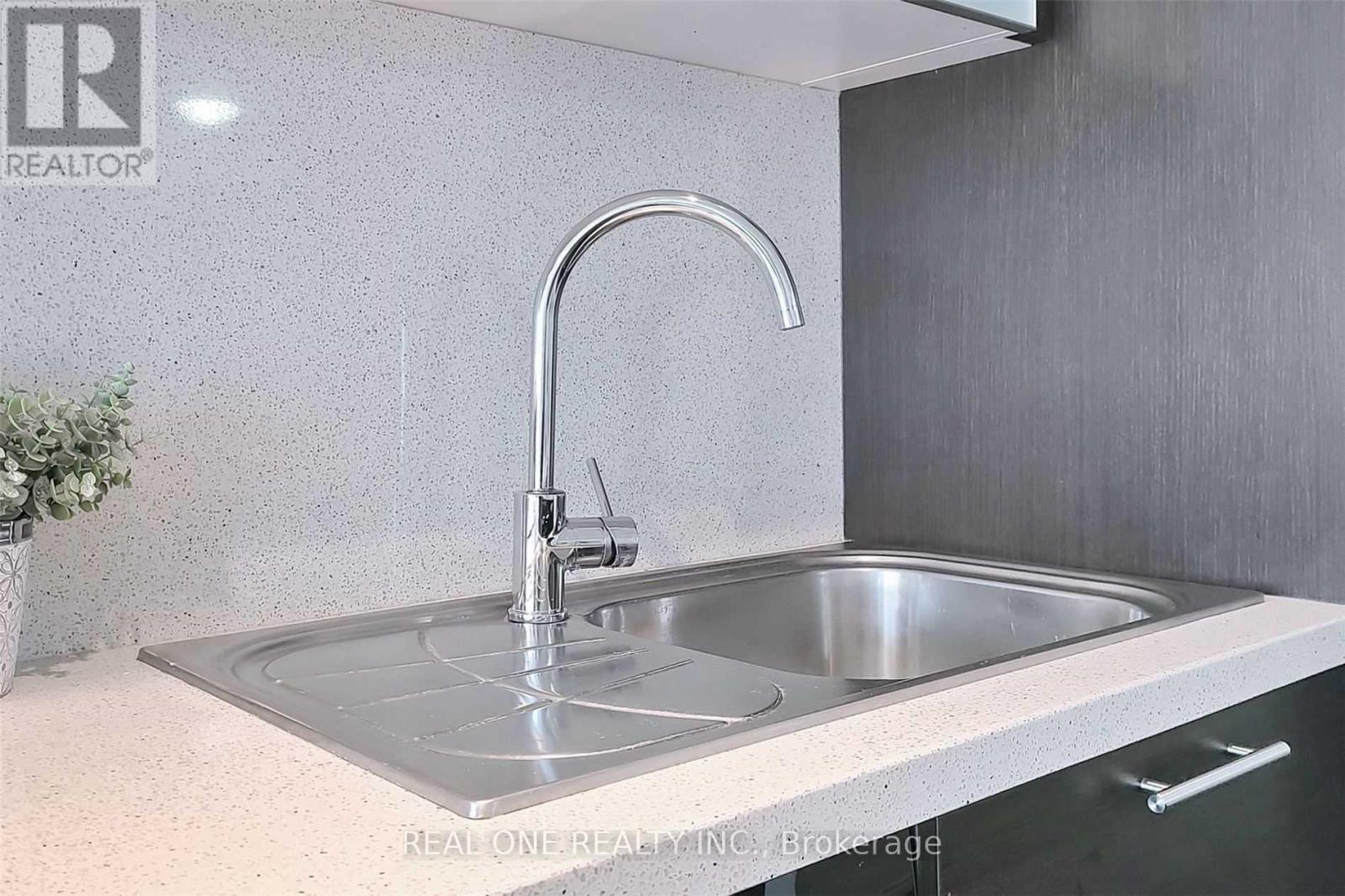 4208 - 386 Yonge Street, Toronto, ON - Indoor Photo Showing Kitchen With Double Sink