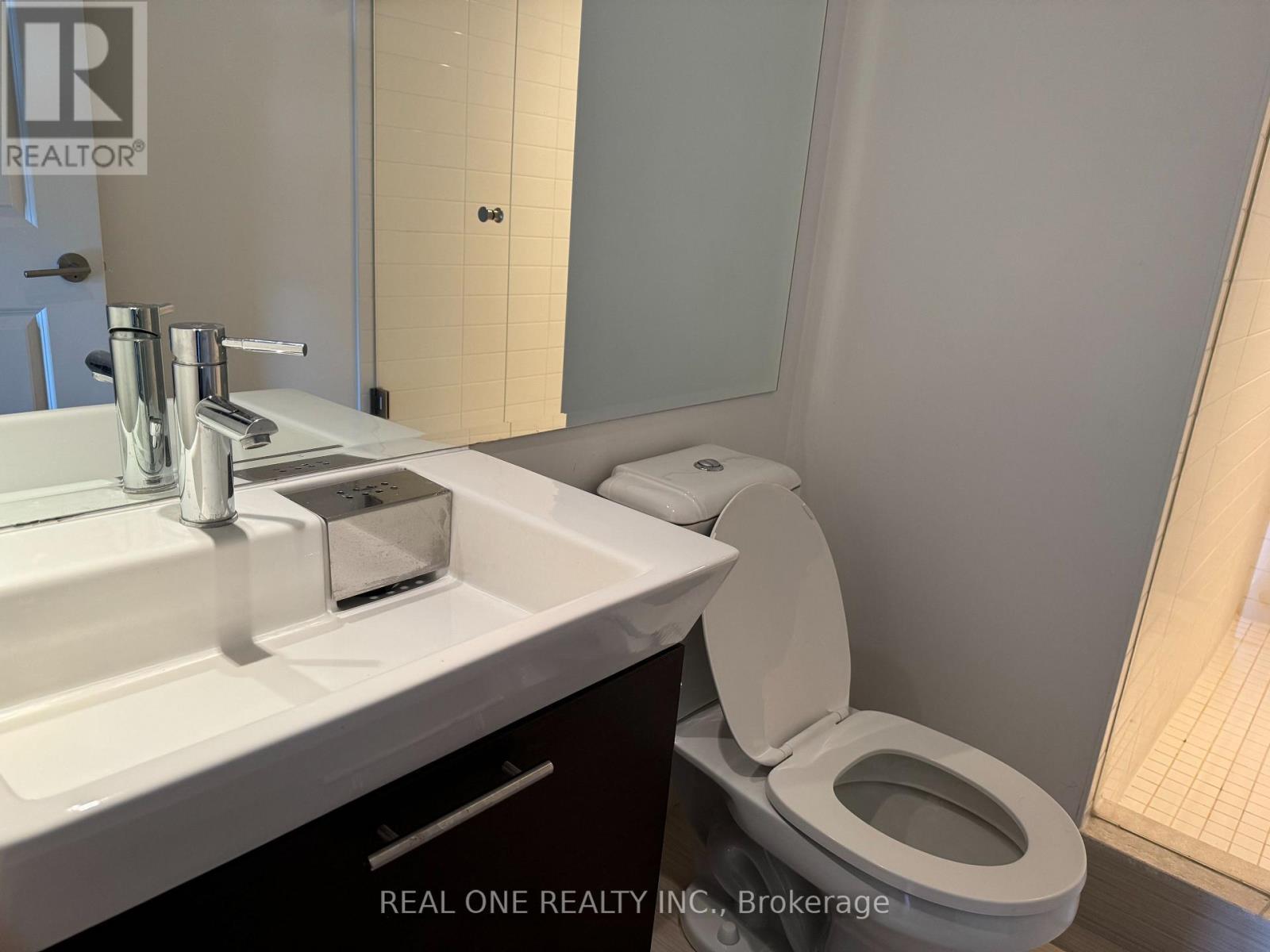 4208 - 386 Yonge Street, Toronto, ON - Indoor Photo Showing Bathroom