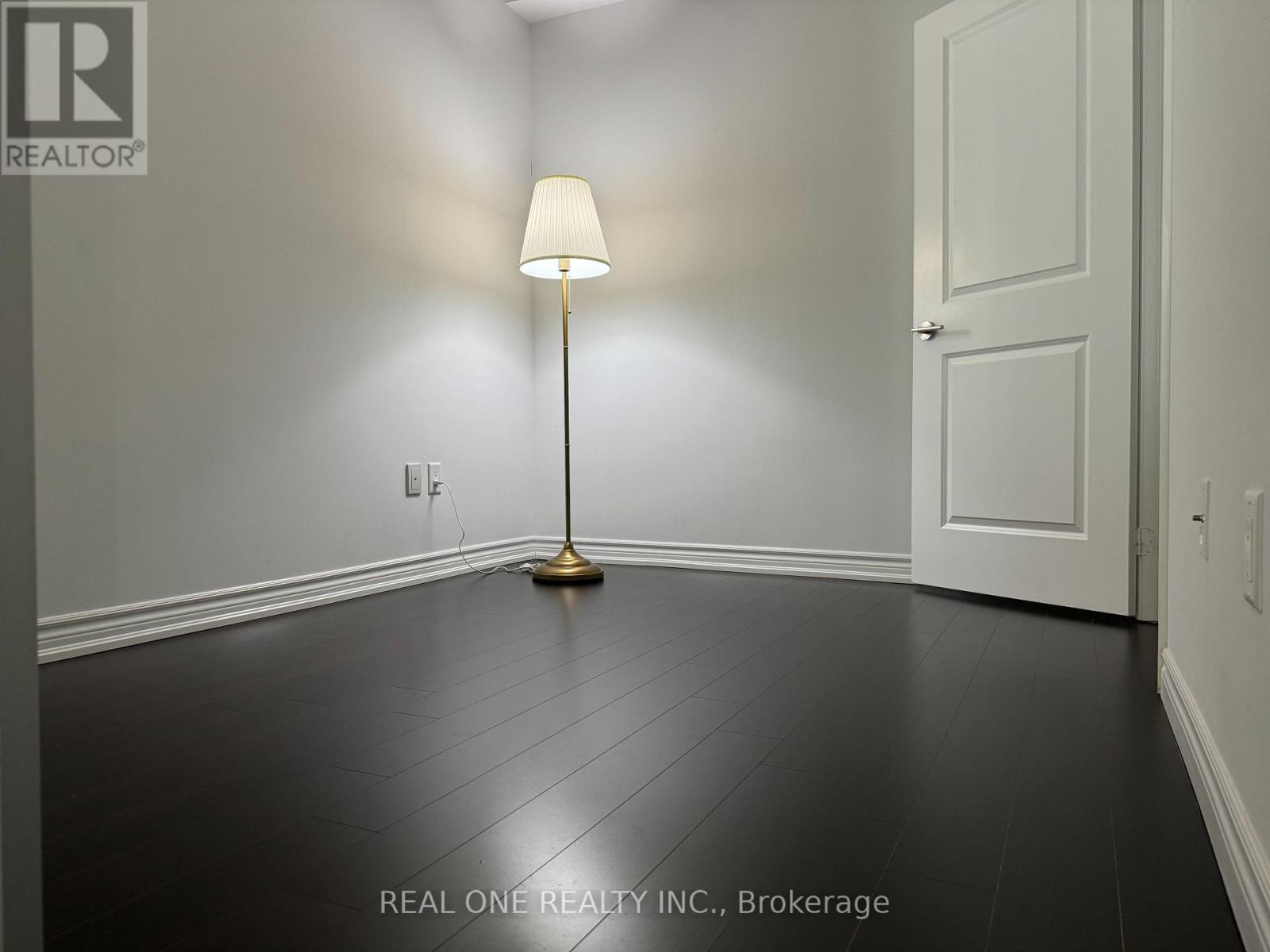 4208 - 386 Yonge Street, Toronto, ON - Indoor Photo Showing Other Room