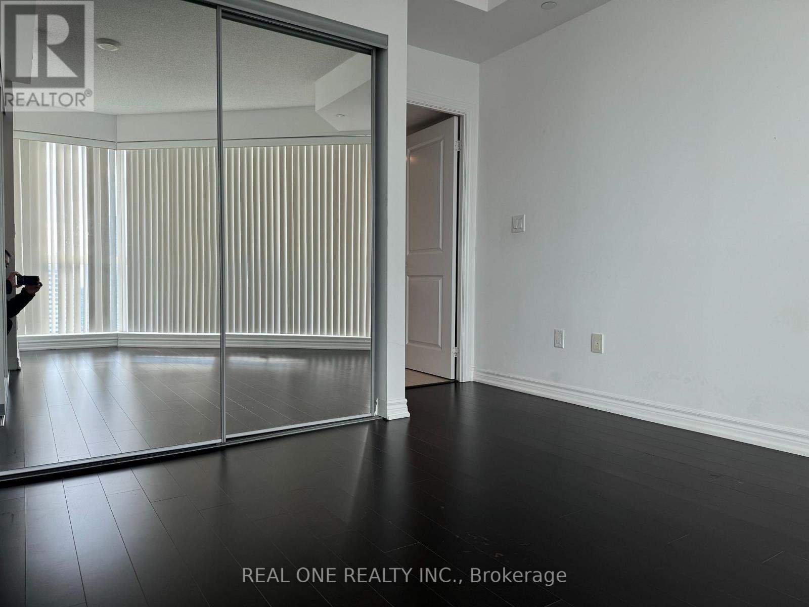 4208 - 386 Yonge Street, Toronto, ON - Indoor Photo Showing Other Room