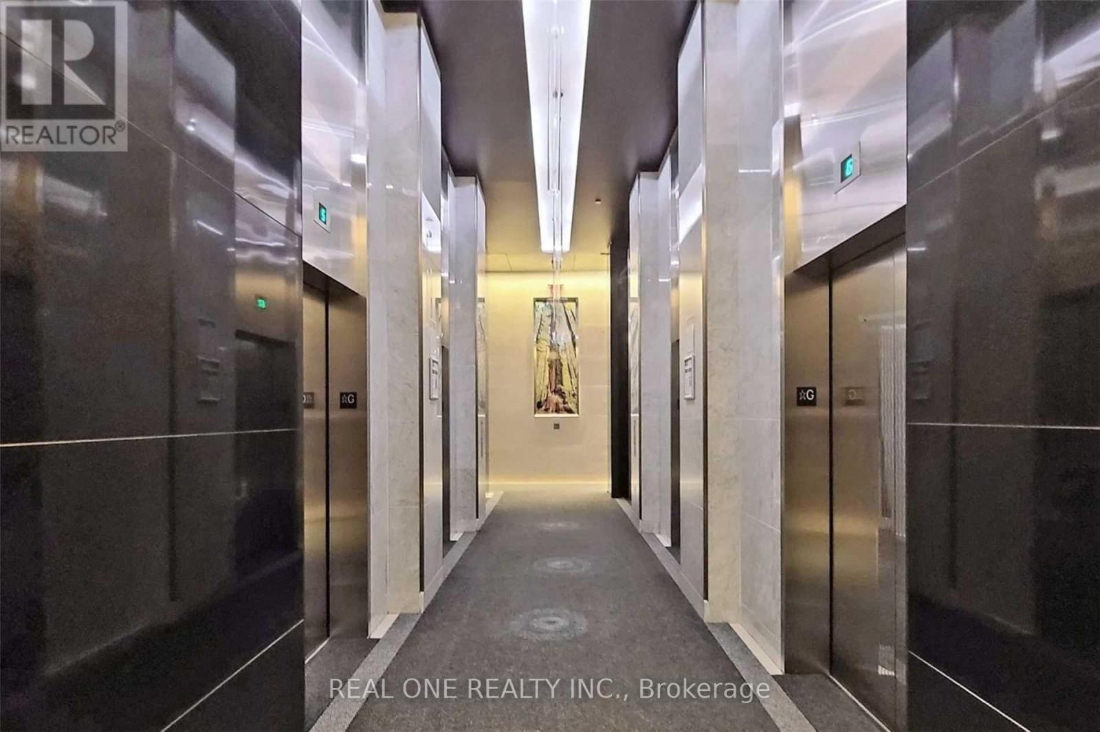 4208 - 386 Yonge Street, Toronto, ON - Indoor Photo Showing Other Room