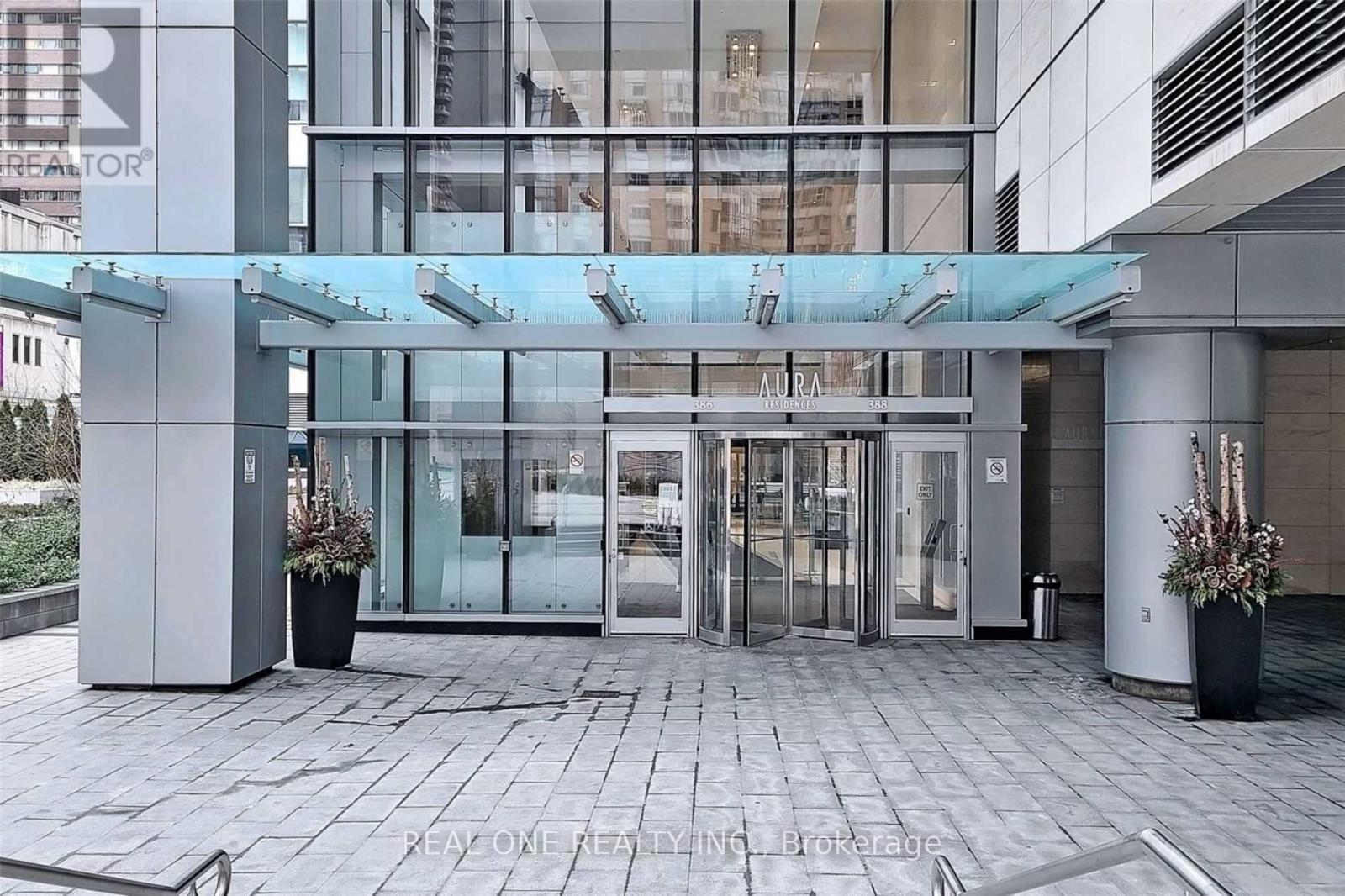 4208 - 386 Yonge Street, Toronto, ON - Outdoor